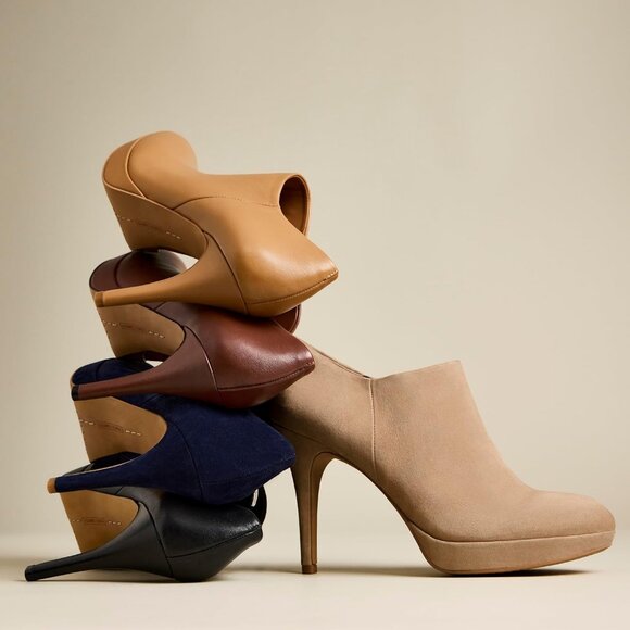 Vince Camuto Women's Inkwell Leather Closed Pointed Toe High Heel Elvin Bootie - Picture 8 of 8